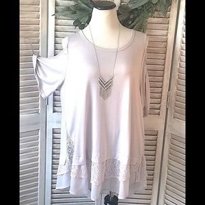 BOUTIQUE ITEM- COLD SHOULDER TOP WITH LACE AND CHIFFON DETAILS